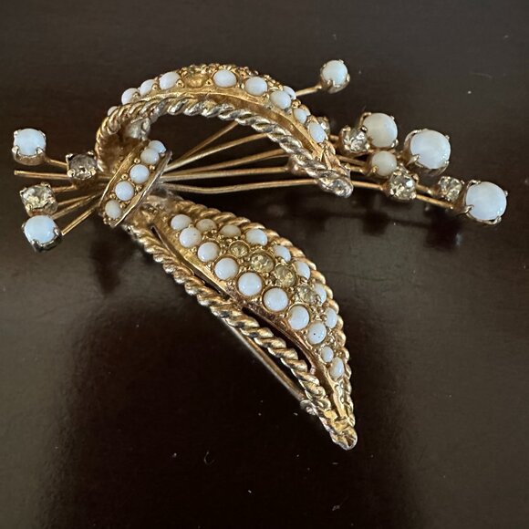 Rare Hattie Carnegie Signed Brooch Pin in Gold Faux Pearls & Rhinestones! - Picture 6 of 10